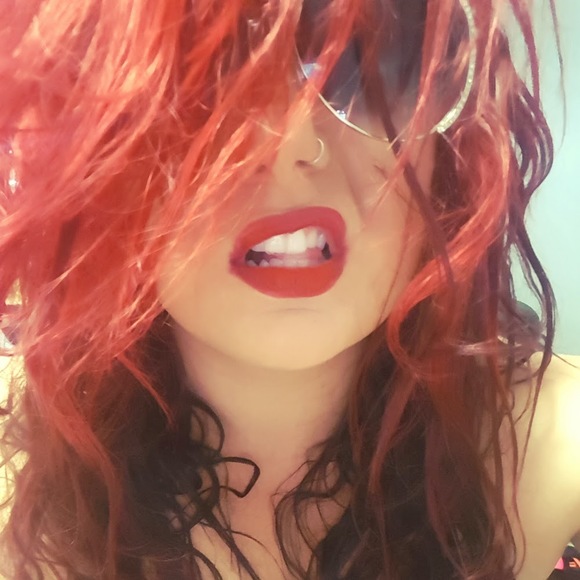 Meet your Posher, Jessica - Picture 1 of 1